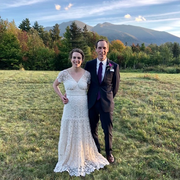 Kite and Butterfly Anais Wedding Gown - Picture 9 of 13